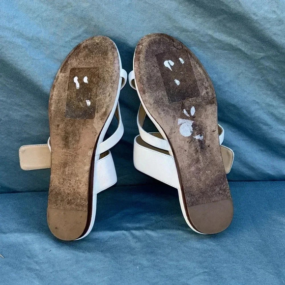 GUC- Veronica Beard Salva White Leather Buckle Flat Sandal Size 5 *defect* women - Picture 5 of 8